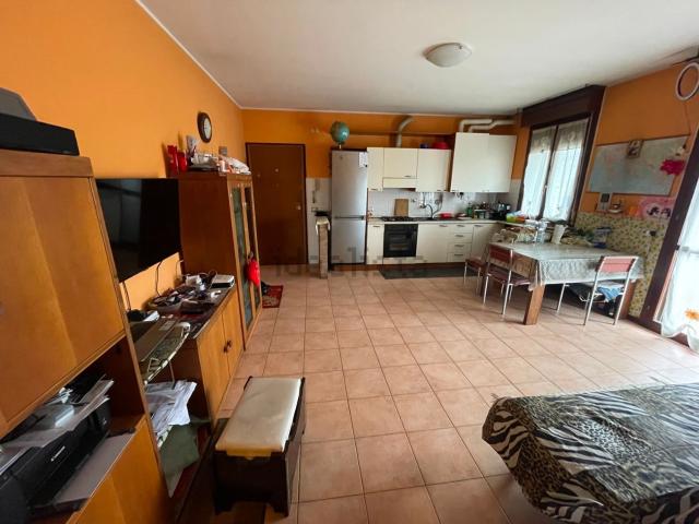 Appartamento in vendita a Re, Reggio Emilia