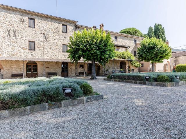 Appartamento in vendita a Passignano Sul Trasimeno, Umbria