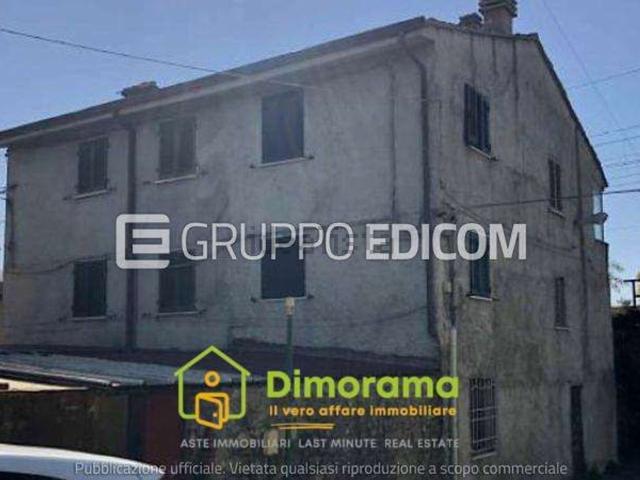 Appartamento in vendita a Battilana, Luni