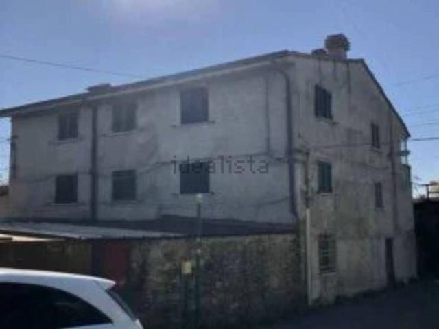 Appartamento in vendita a Battilana, Luni