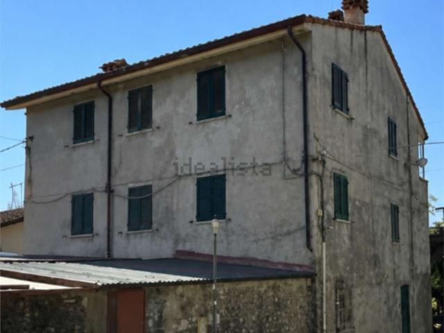 Appartamento in vendita a Battilana, Luni