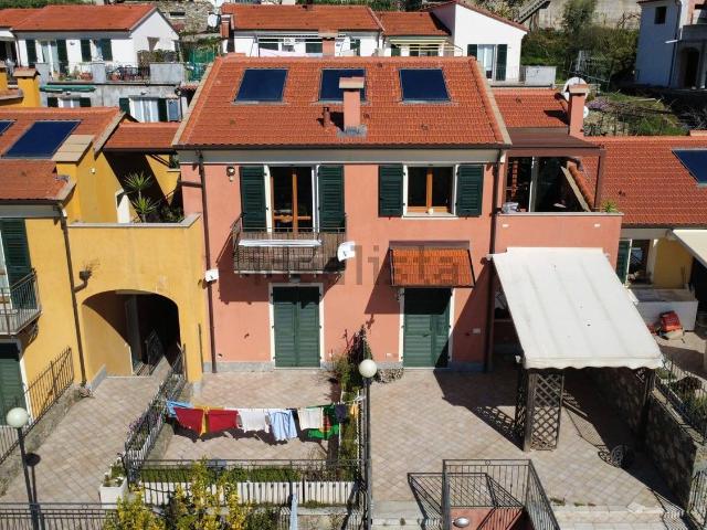 Appartamento in vendita a Magliolo, Liguria