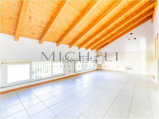 Appartamento in vendita a Civate, Lombardia