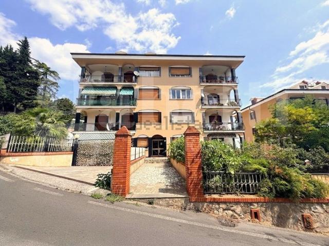 Appartamento in vendita a Imperia, Liguria