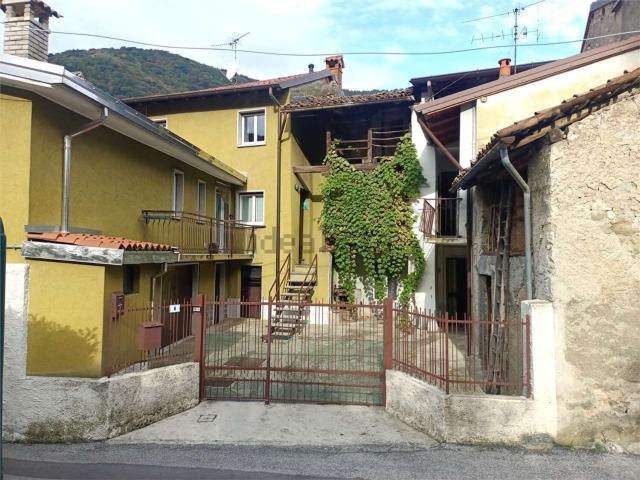Appartamento in vendita a Valbrona, Lombardia