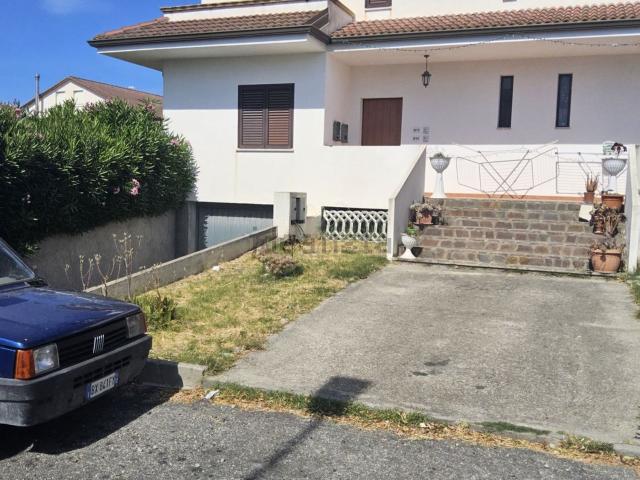 Appartamento in vendita a Calabria, Reggio Calabria