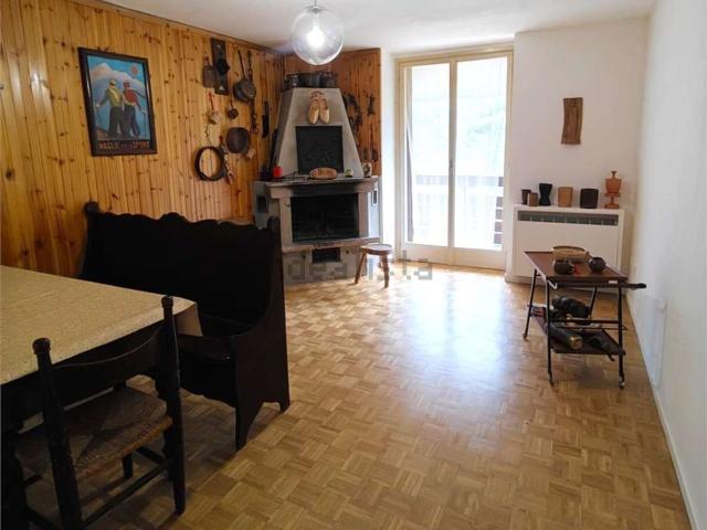 Appartamento in vendita a Challand Saint Anselme, Aosta