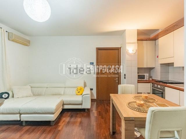 Appartamento in vendita a Cusago, Lombardia