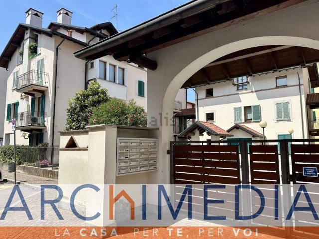 Appartamento in vendita a Gurone, Malnate