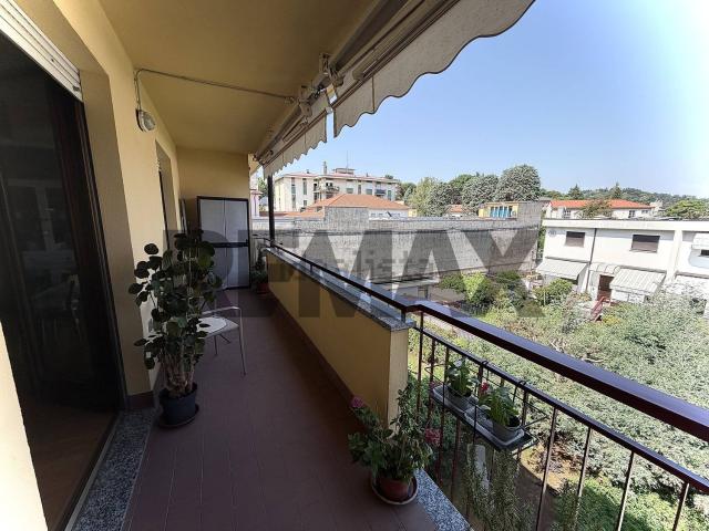 Appartamento in vendita a Biumo Superiore, Varese