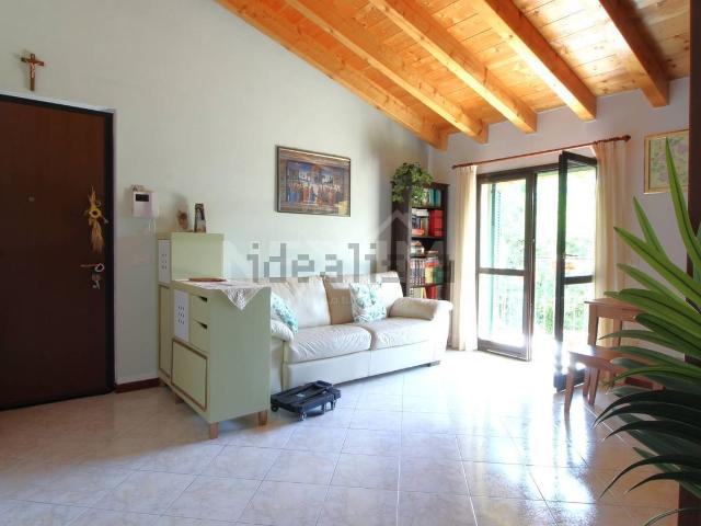 Appartamento in vendita a Bornasco, Lombardia