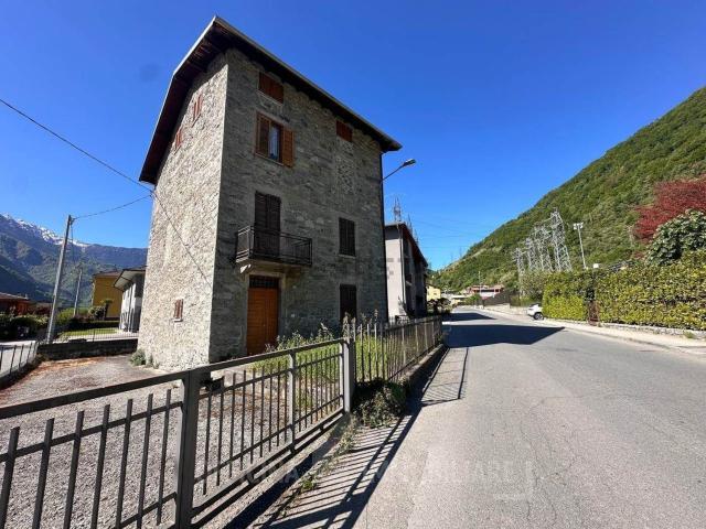 Appartamento in vendita a Ardenno, Lombardia
