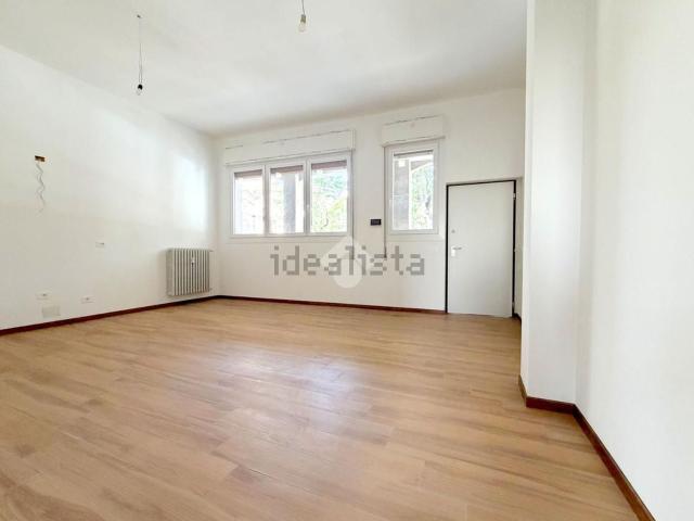 Appartamento in vendita a Caronno Pertusella, Lombardia