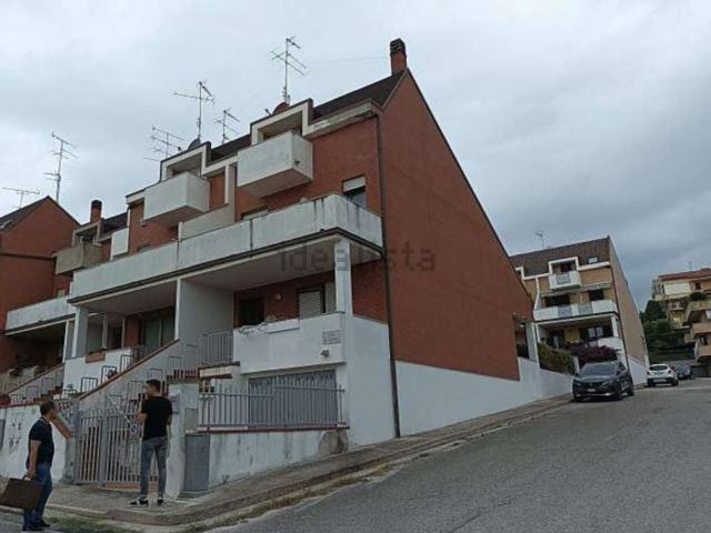 Appartamento in vendita a Centro, Marche