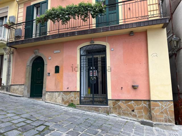 Appartamento in vendita a Patti, Messina