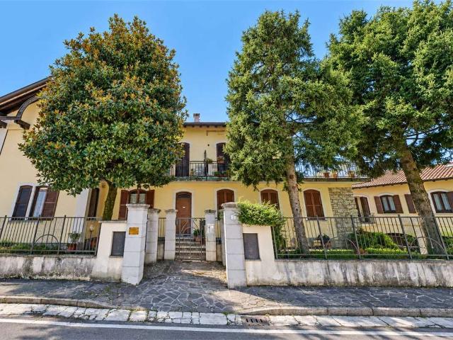 Appartamento in vendita a Anzano del Parco, Como