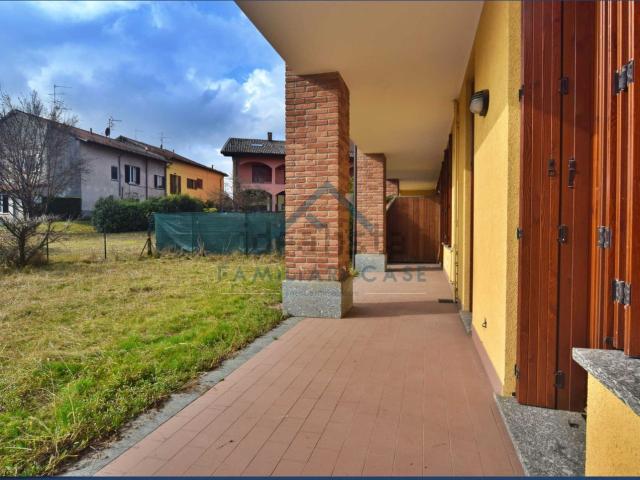 Appartamento in vendita a Gazzada Schianno, Schianno