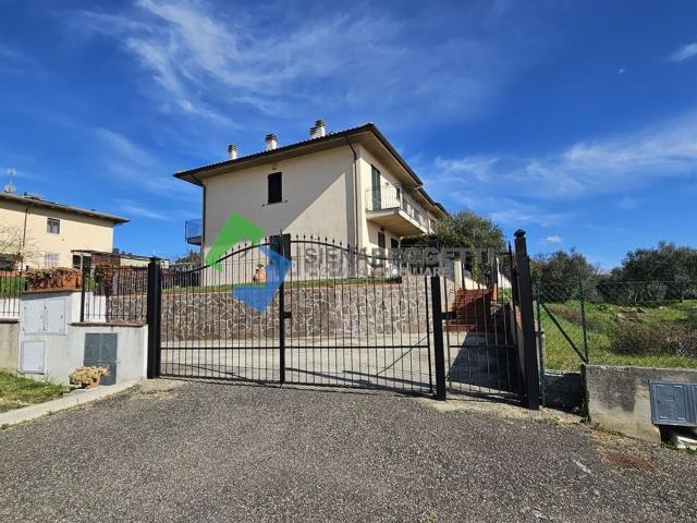 Appartamento in vendita a Lucignano, Toscana