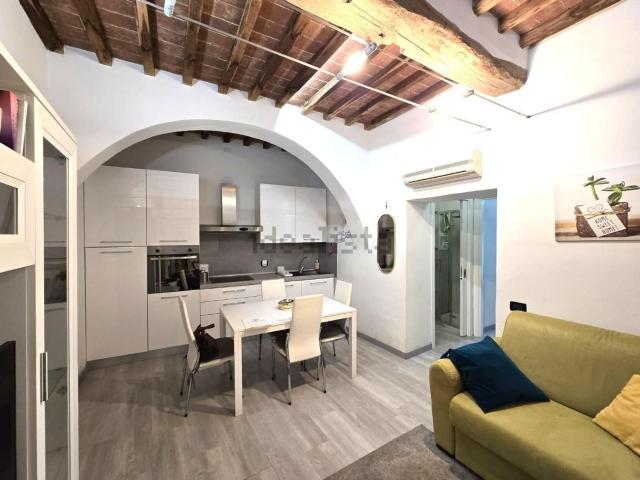 Appartamento in vendita a Colle Di Val D'elsa, Toscana