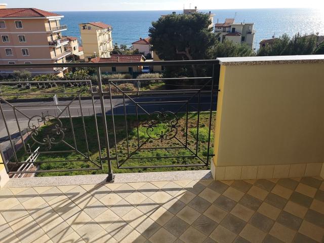 Appartamento in vendita a Riva Ligure, Liguria
