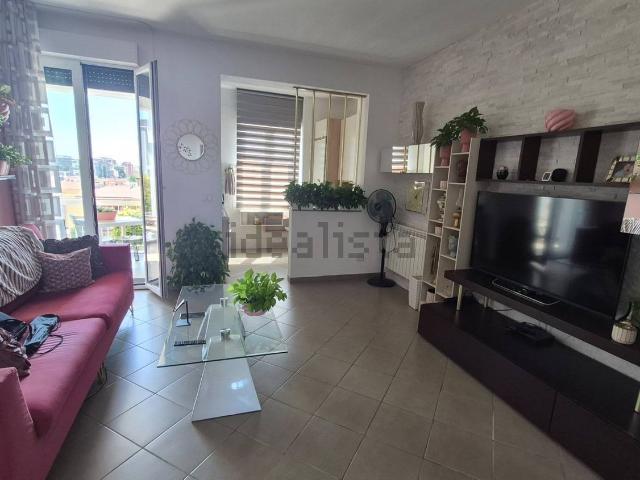 Appartamento in vendita a Baia del Re, Piacenza