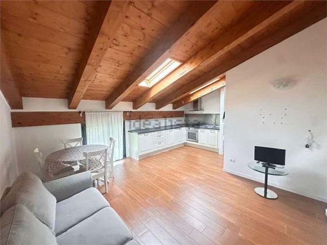 Appartamento in vendita a Como, Lombardia