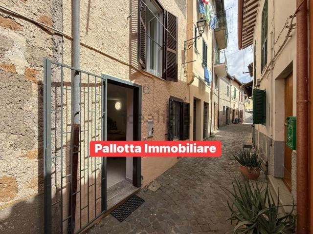 Appartamento in vendita a Capodimonte, Viterbo
