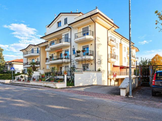 Appartamento in vendita a Nereto, Teramo