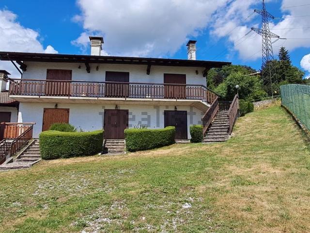 Appartamento in vendita a Comunità Montana della Valle Brembana, Dossena