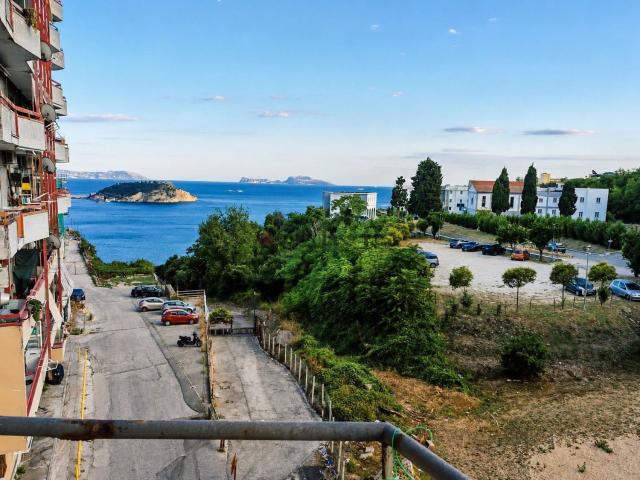 Appartamento in vendita a Antiniana, Pozzuoli