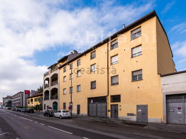 Appartamento in vendita a Municipio 6, Milano