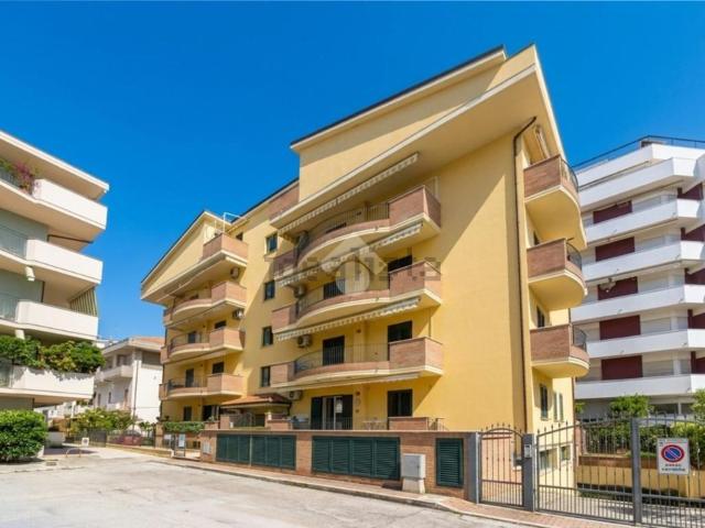 Appartamento in vendita a Unione dei Comuni della Val Vibrata, Alba Adriatica