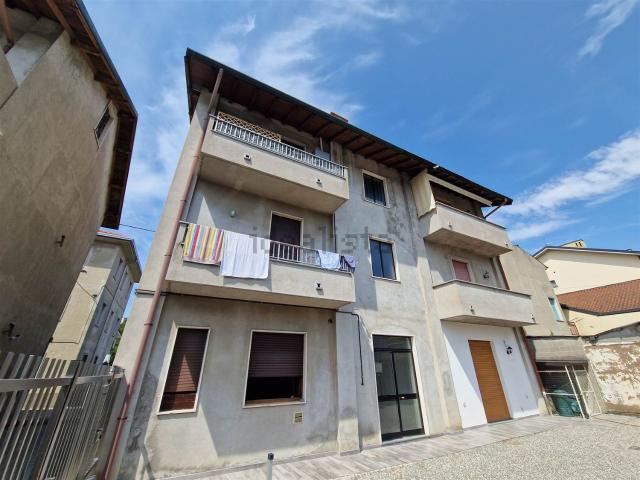 Appartamento in vendita a Cogliate, Lombardia