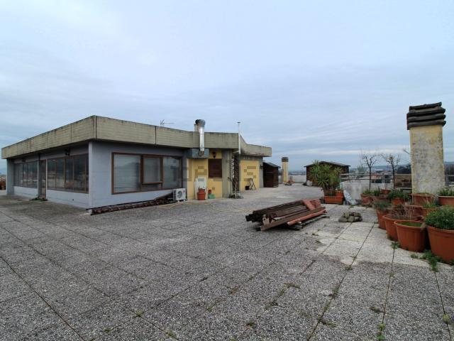 Attico in vendita a Alberghi, Uzzano E Castello