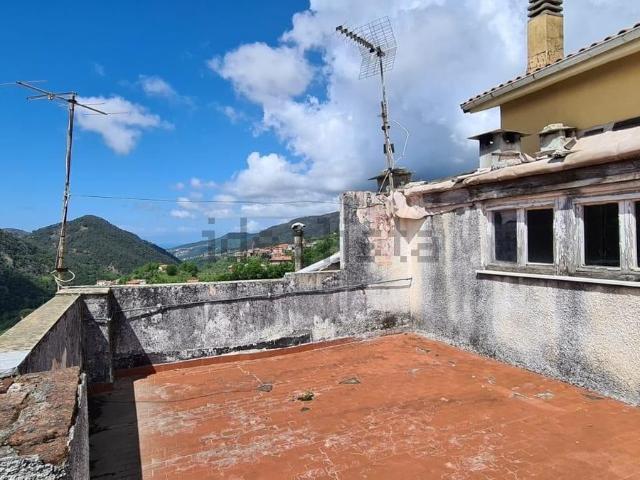 Appartamento in vendita a Castiglione Chiavarese, Liguria