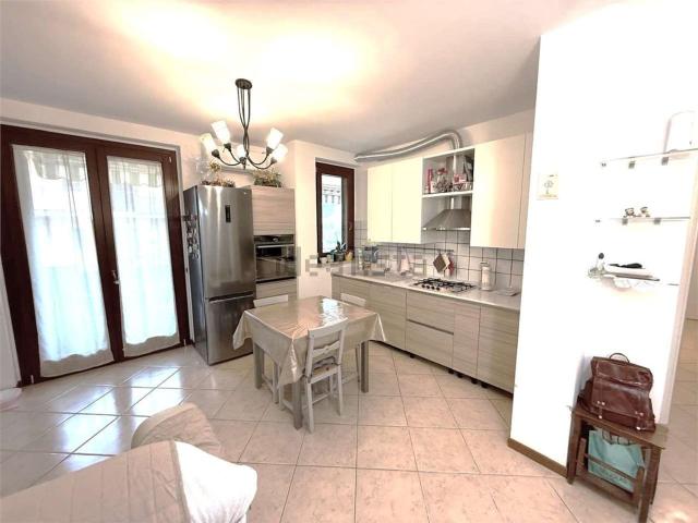 Appartamento in vendita a Valdaso, Marche