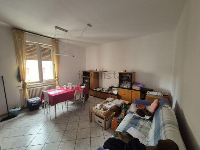 Appartamento in vendita a Quartiere Centro Urbano, Cesena