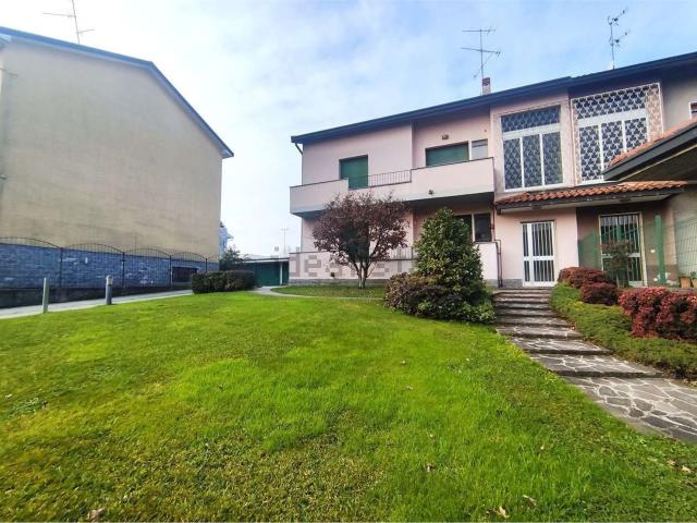 Appartamento in vendita a Solaro, Lombardia