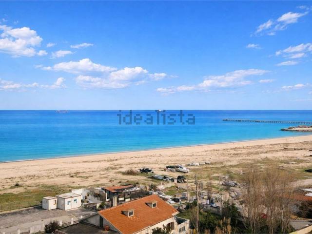 Appartamento in vendita a Fiumesino, Marche