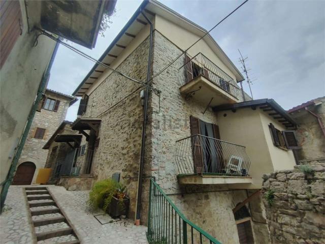 Appartamento in vendita a Sant'anatolia Di Narco, Umbria
