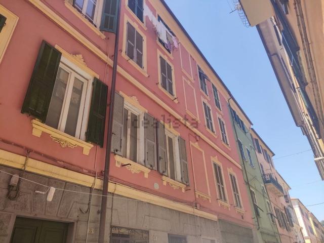 Appartamento in vendita a Imperia, Liguria