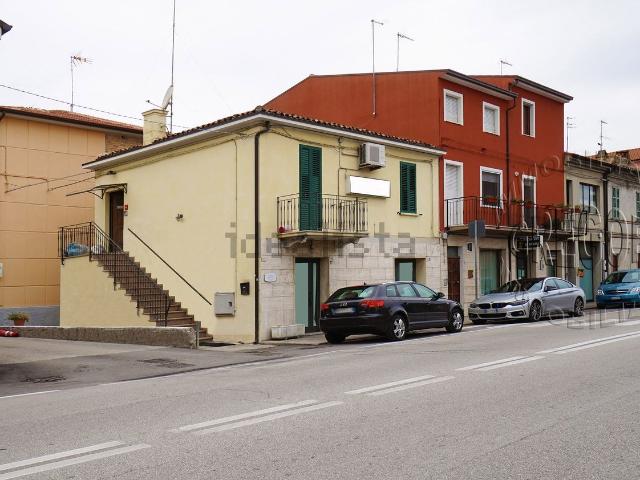 Attico in vendita a Salvano, Porto San Giorgio