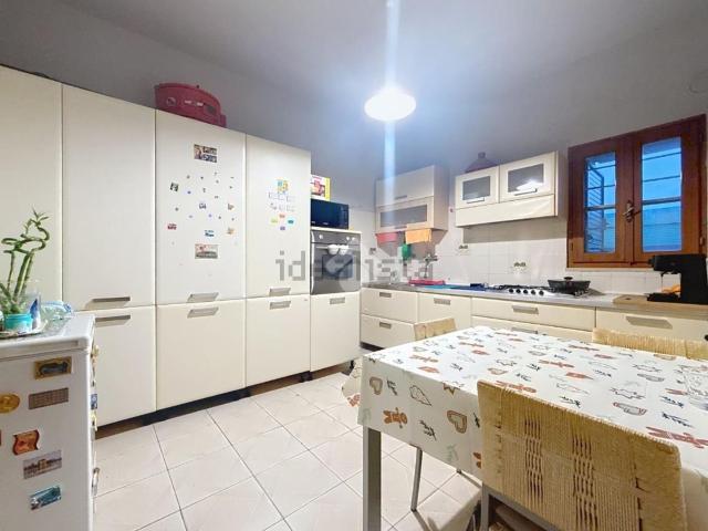 Appartamento in vendita a Collesalvetti, Toscana
