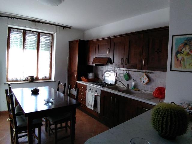 Appartamento in vendita a Issogne, Aosta