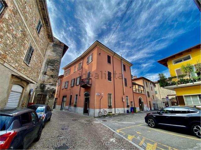Appartamento in vendita a Oggiono, Lecco
