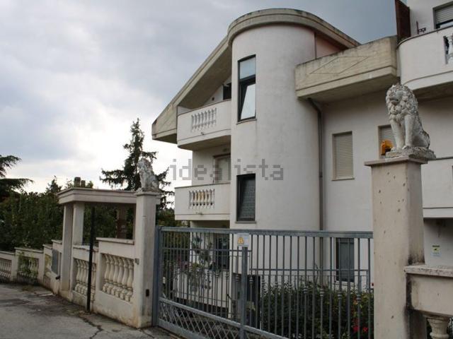 Appartamento in vendita a C.da Colle Cervone, Pescara