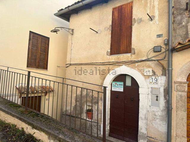 Appartamento in vendita a Rocca Di Mezzo, Abruzzo