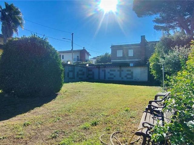Appartamento in vendita a Piscinari, Roma Capitale