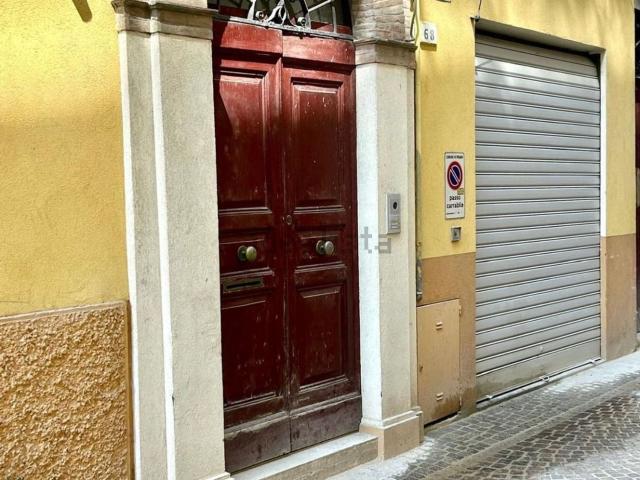 Appartamento in vendita a Centro Storico, Marche