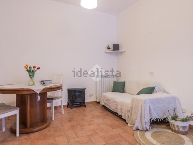 Appartamento in vendita a Caprarola, Viterbo